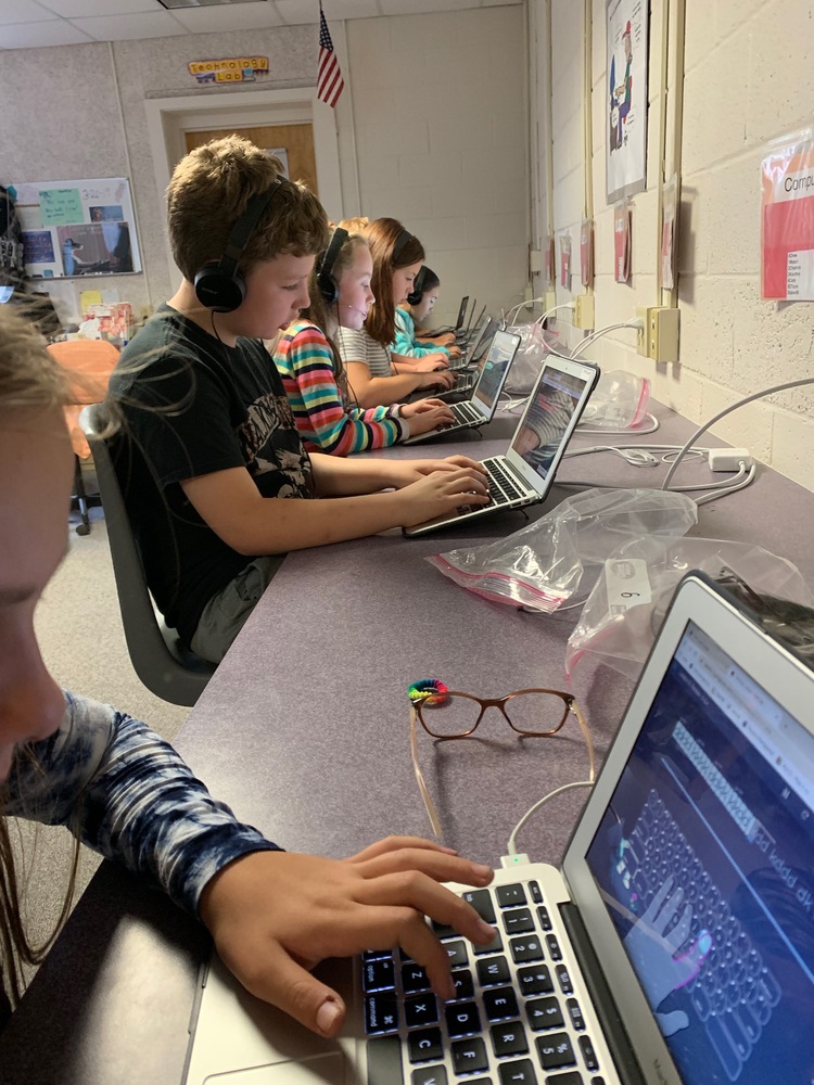 MTV 4th Graders Typing during Computer Class